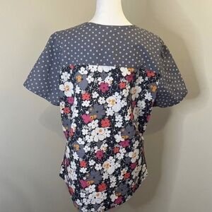 Women's Mixed Floral & Dot Short Sleeve Top - Gray with Pink & White Accents